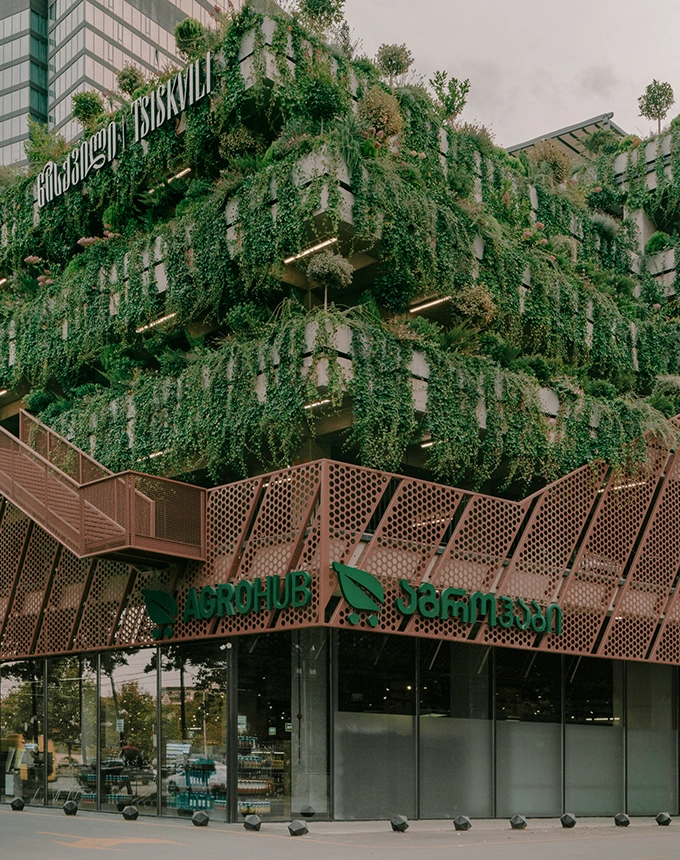 აგროჰაბის არქიტექტურა და დიზაინი სრულად სტუდია9-ს მიერ არის დაგეგმილი